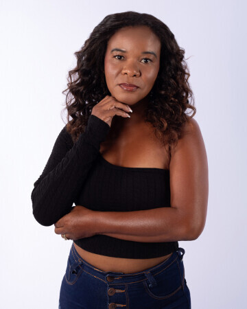 DANIELLE MANHÃES — 6