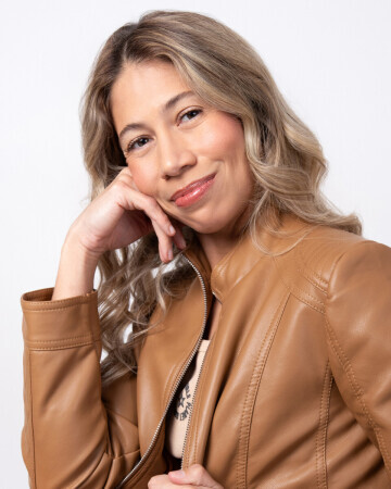 ANA CAROLINA ALVES — 3