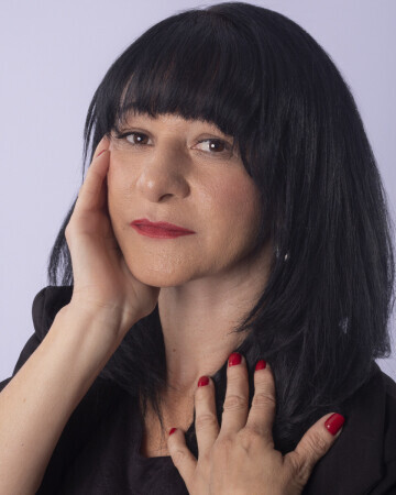 RENATA BRANDÃO — 1