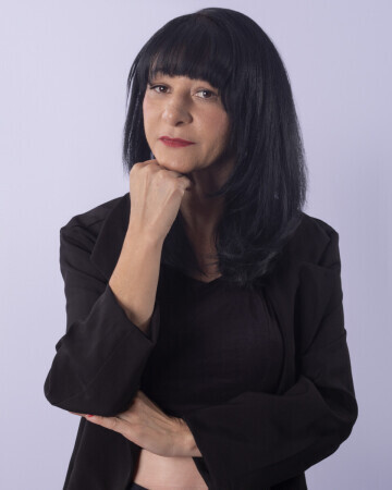 RENATA BRANDÃO — 6