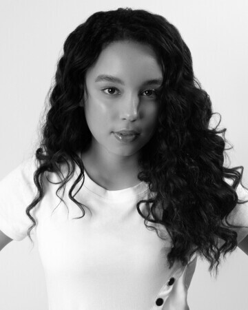 CLAUDIA ELISABETH — 6