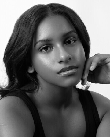 MIKAELLY CABRAL — 4