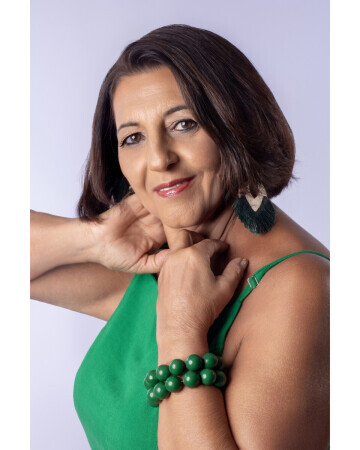 LEILA FERNANDES — 4