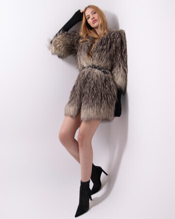 DANIELA MOLITOR — 6