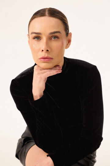 GISELE THOMAZINE — 4