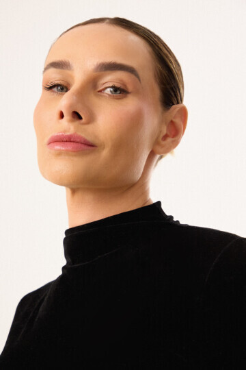 GISELE THOMAZINE — 6