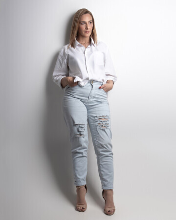 LAURA DE MAGALHAES — 6