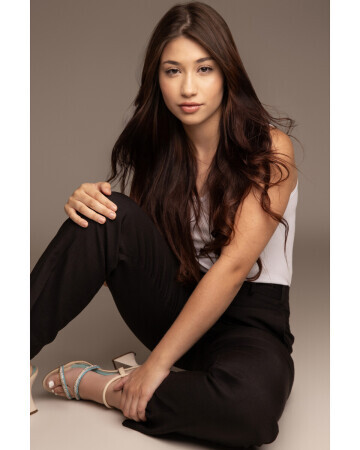 THAISSA BASTOS — 6