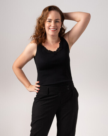 RENATA DE MORAES — 4