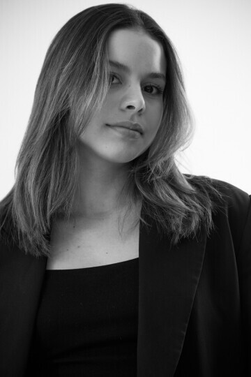 FRANCIELLY BARBOSA REIS — 4