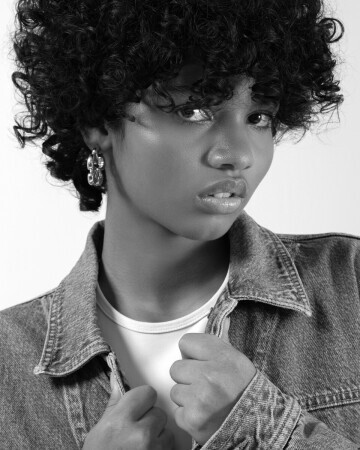 LARISSA SAMPAIO — 1