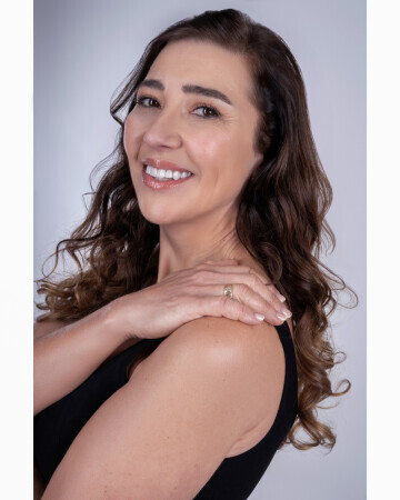 TAISA CARLA ANTONIOLLI — 4