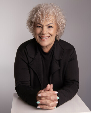 ANA LUCIA MONTEIRO — 6