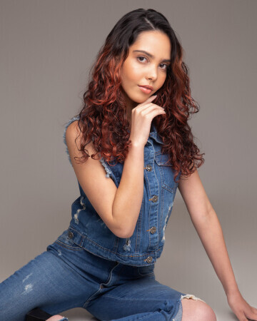 KELLY DE ANHAIA MELO — 5