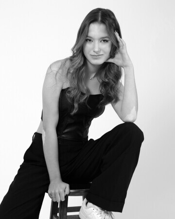 RAFAELA VITALE — 3