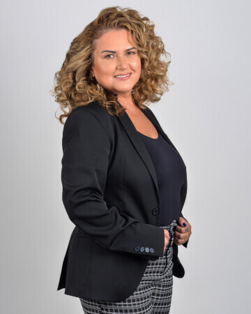 CLAUDIA VELLOSO — 4