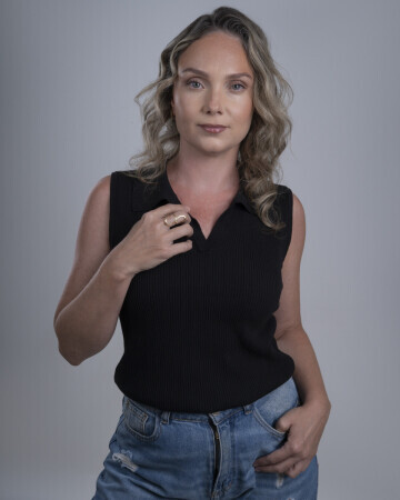 KAYANA VERONESE — 2