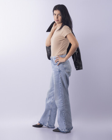 JANIA FLAVIA GONÇALVES BRITO — 1