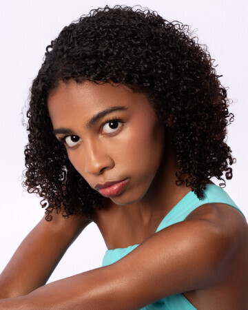 LAIRA DOMINGUES — 3