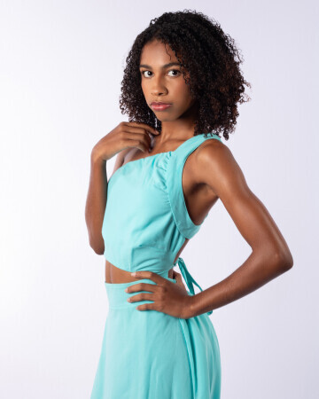 LAIRA DOMINGUES — 4