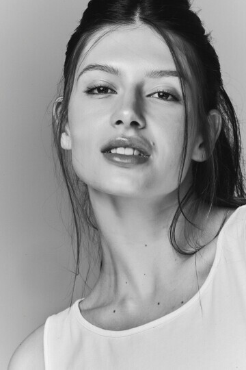 Victoria Komorowski — 2