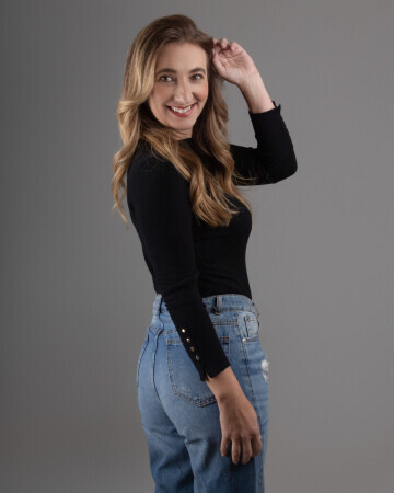 ANDREIA SOARES — 4