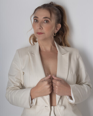 ANDREIA SOARES — 5