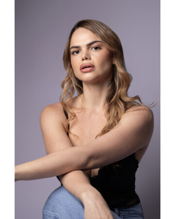 LETICIA PEREIRA — 3