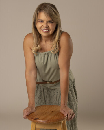 TANIA DOS SANTOS — 3