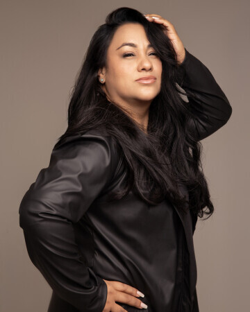 ADRIANA GOUVEA — 6