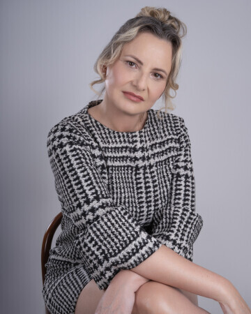 ANDREA MENDONÇA — 6