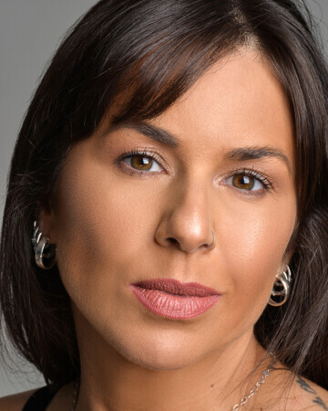 EMANUELA OLIVEIRA — 3