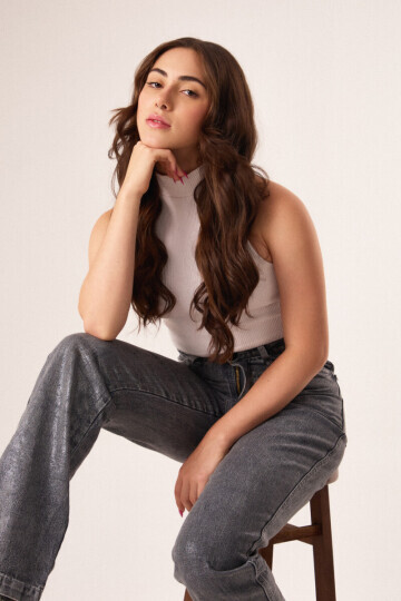 GIOVANA GOULART — 3