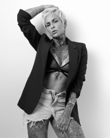 JANA FERNANDES — 5