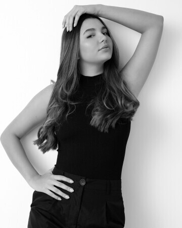 ANA CAROLINA GUERRA — 3