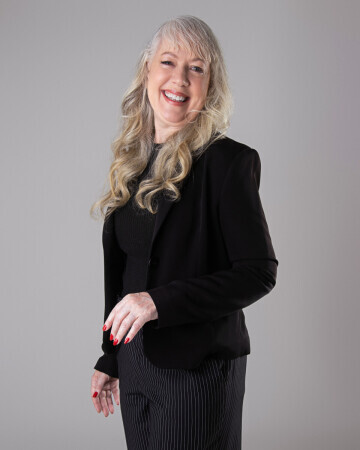 KARINA MOELLER — 8