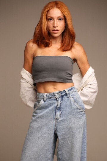 CAROLINE SIQUEIRA — 4