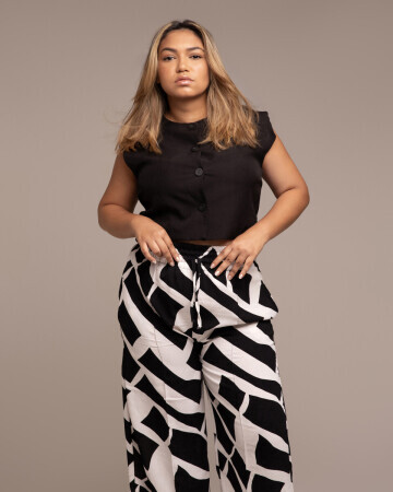 CAMILA PEREIRA DA SILVA — 6