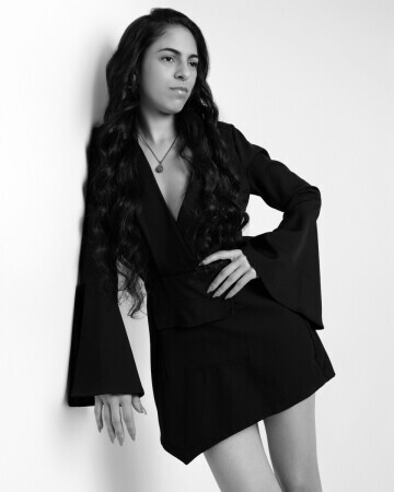 LETICIA GUEDES — 3