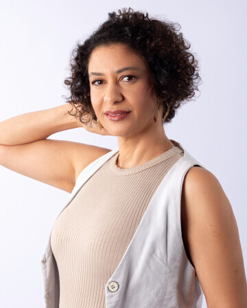 ANDRÉA MARIA QUEIROZ — 1