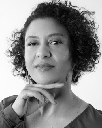 ANDRÉA MARIA QUEIROZ — 4