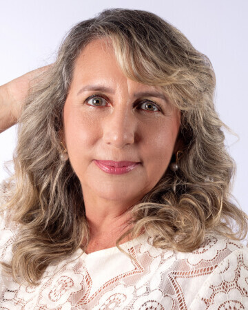 DRA. ILANA PARAVIDINO — 4