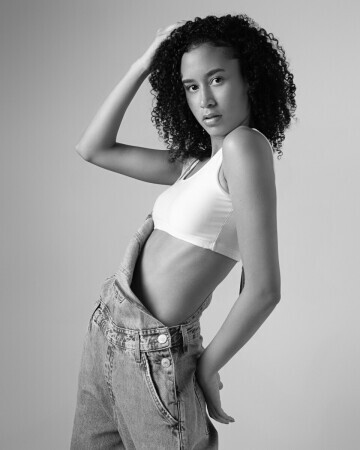 AMANDA CARDOSO — 3