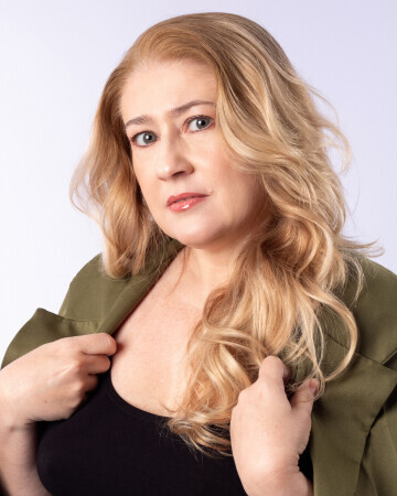 FLAVIA NAVARRO — 6