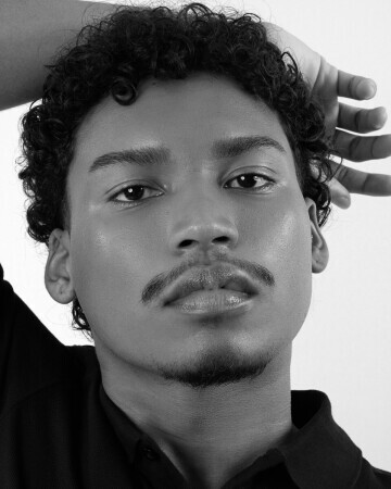 VINICIUS SANTOS — 4