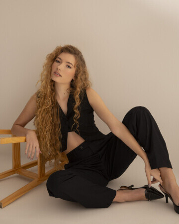 GEORGIA SCHWANZ — 6