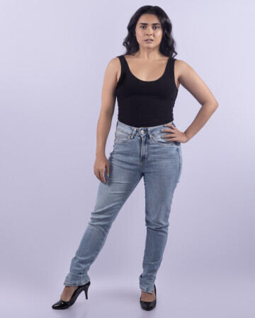 VIVIANNE CORREA — 2