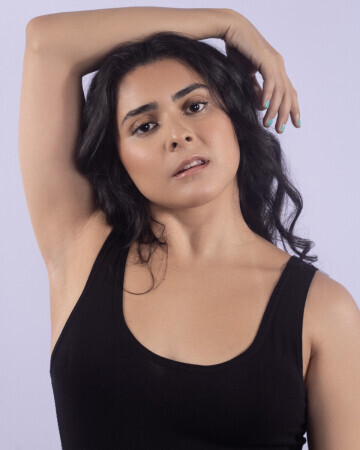 VIVIANNE CORREA — 4