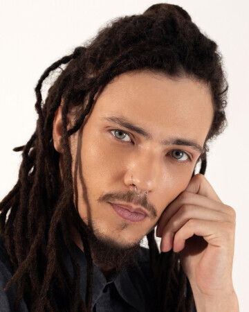 GUILHERME DE FREITAS ALVAREZ — 4