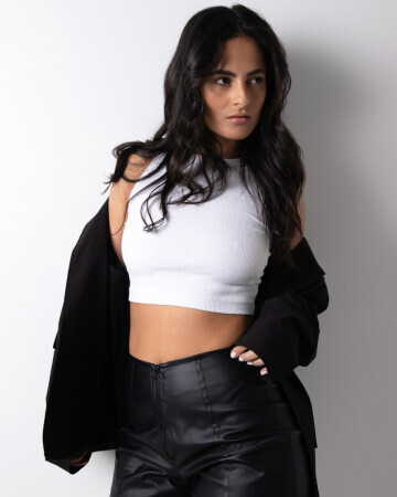 LEANDRA PERDIGÃO — 1